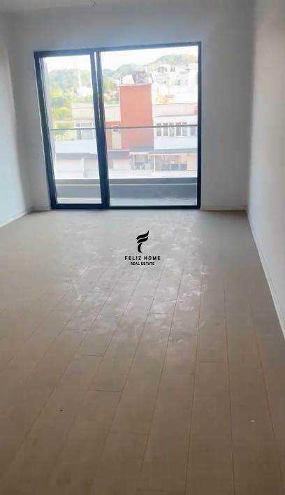 Appartamento con 2 camere di 120 m² nel Comune di Parisit - 120.000 LEKE