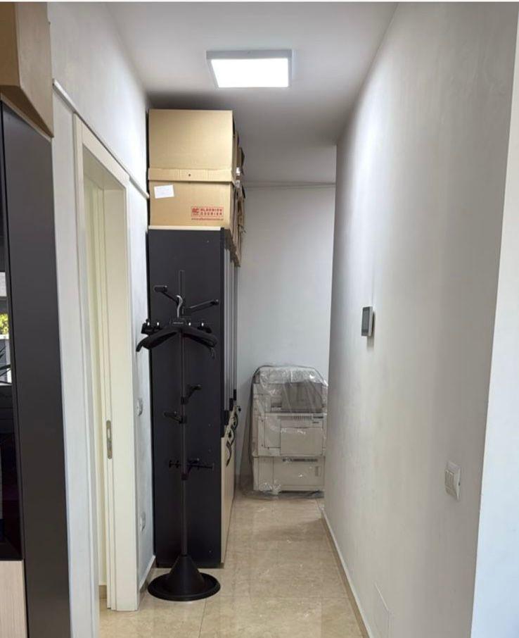 Vetrina con locale di 76 m² nel centro a 1.100 euro