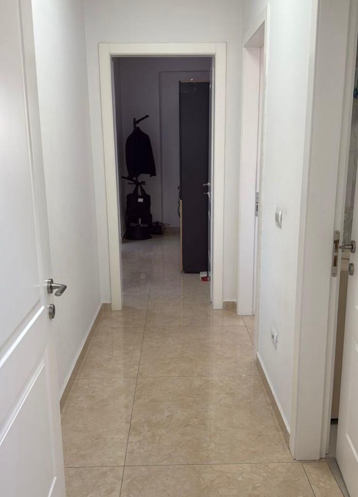 Vetrina con locale di 76 m² nel centro a 1.100 euro