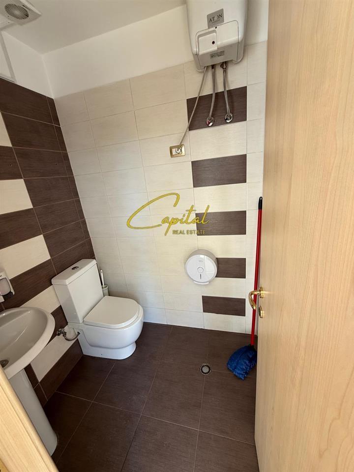 Ufficio in affitto 50 m2 Via Sami Frasheri 1.200 euro