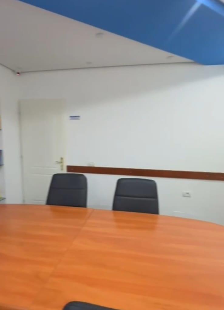 Commercial Space with Yard 160 m2 for 1,400 Euro