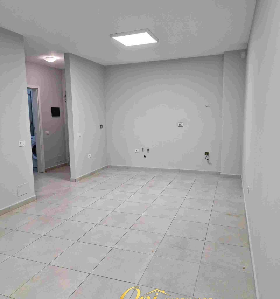 Affitto Ufficio con Affitto di 60m2 21 Dicembre
