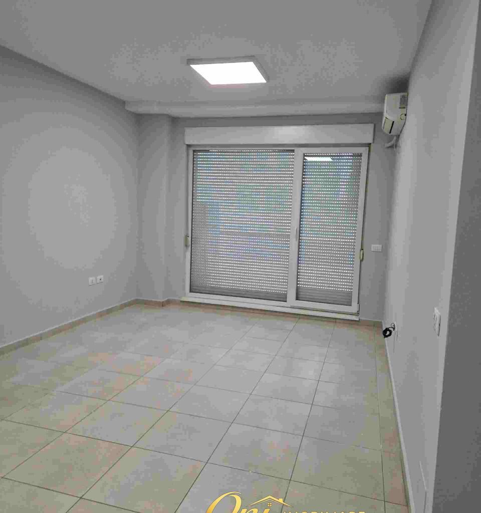 Affitto Ufficio con Affitto di 60m2 21 Dicembre