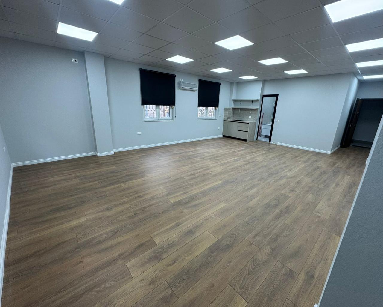 Commercial Space for Rent 89 m2 Downtown 1,100 EUR