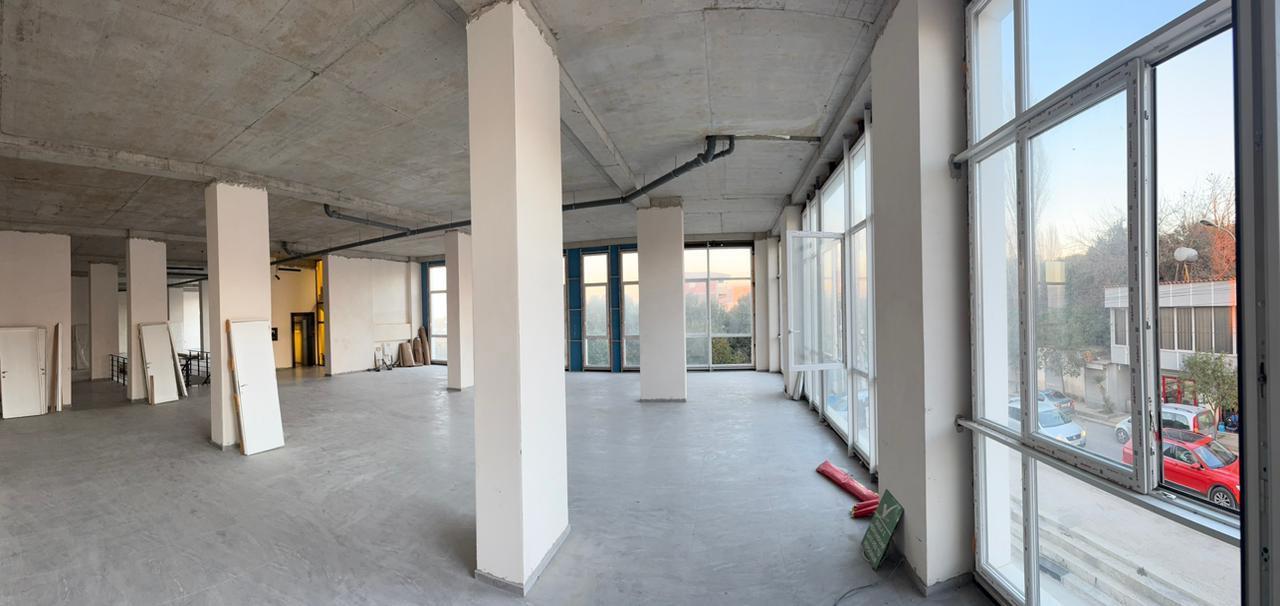 Zyra con Quota di 550 m2 su Bulevardi Ri a 3.200 euro