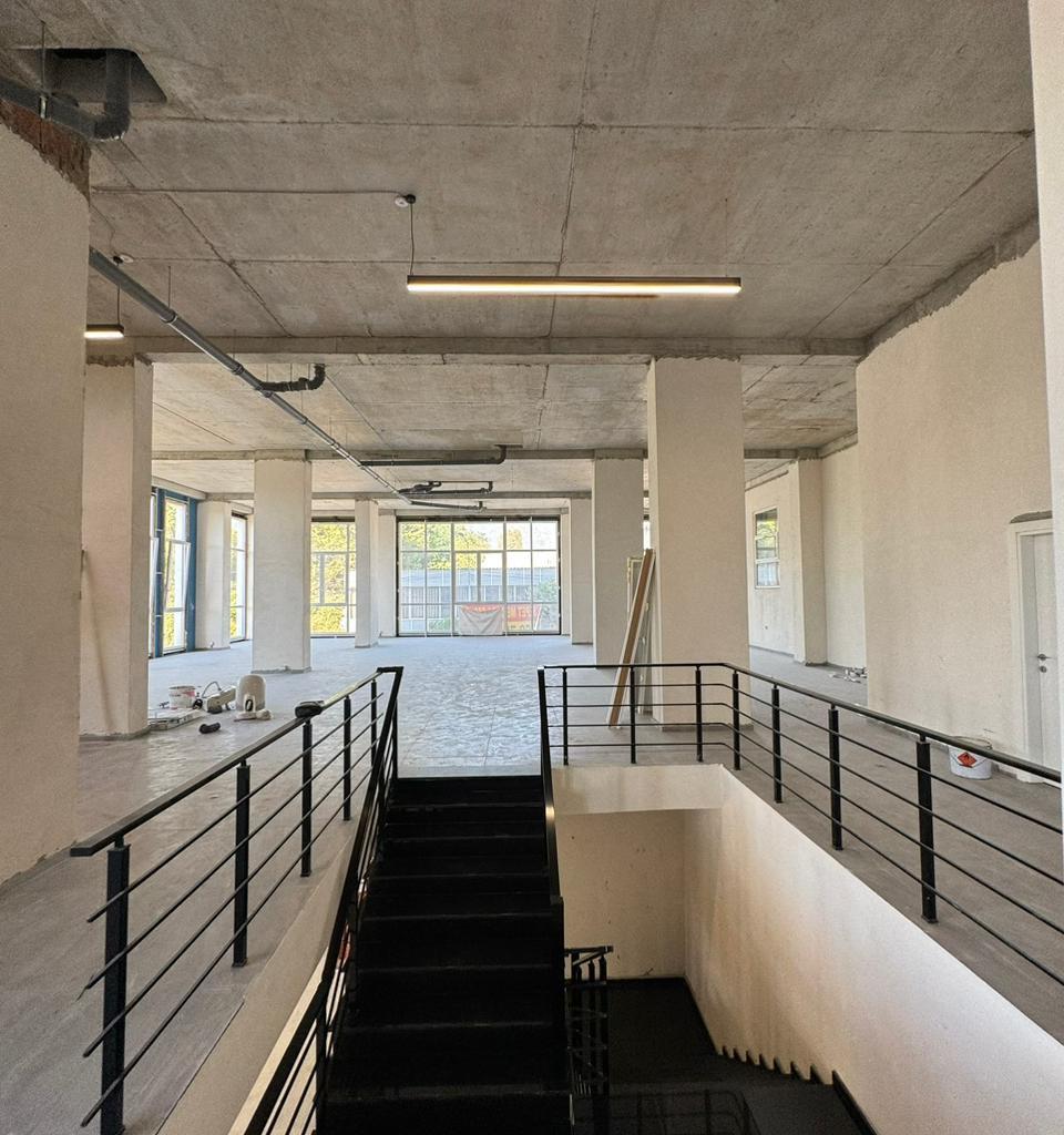 Zyra con Quota di 550 m2 su Bulevardi Ri a 3.200 euro