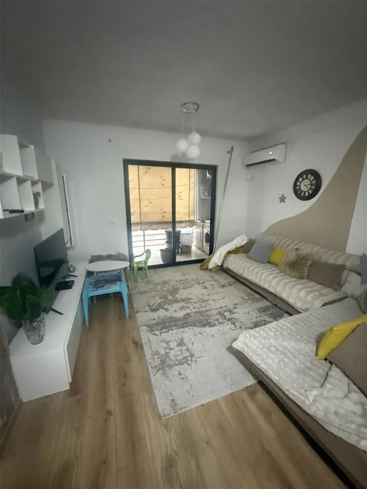 Tirane, vendesi appartamento 2+1+Balcone, Piano 5, 102 m², 165.000 € (YB)