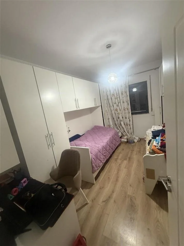 Tirane, vendesi appartamento 2+1+Balcone, Piano 5, 102 m², 165.000 € (YB)