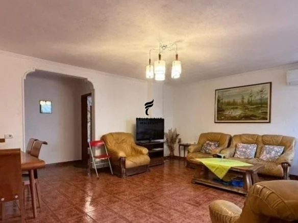Tirane, vendesi appartamento 2+1 Piano 2, 100 m² 222.000 € (ZOGU I ZI)