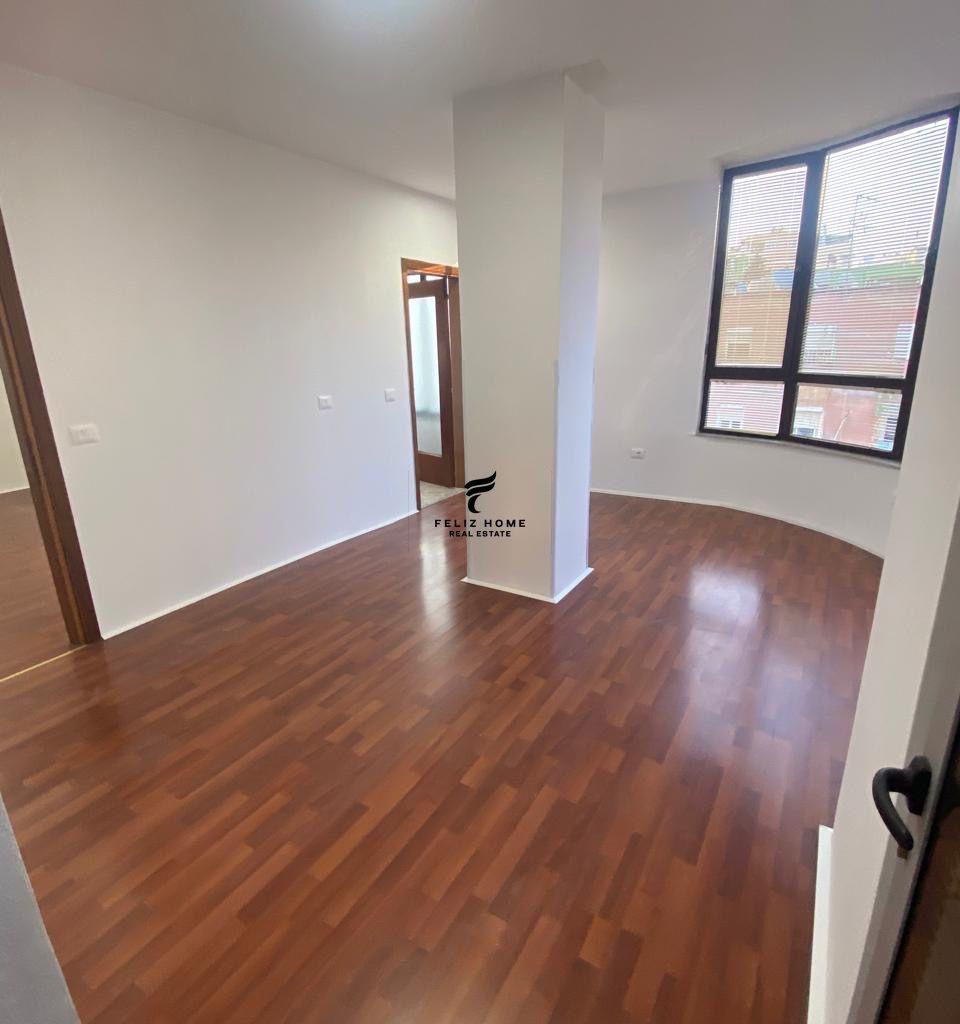 ZYRE ME QERA 120 M2 BLLOKU 1400 EURO