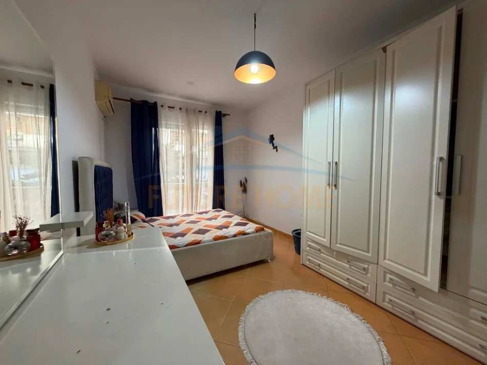 Tirane, appartamento 2+1 con balcone, Piano 1, 76 m², 135.000 € (Astir)