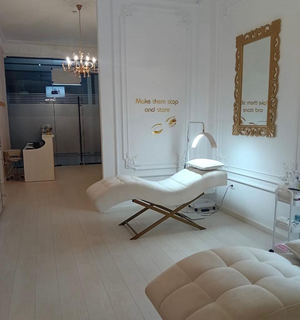 Negozio con piano terra di 80 m² in Via Kavajes - 110.000 LEKE