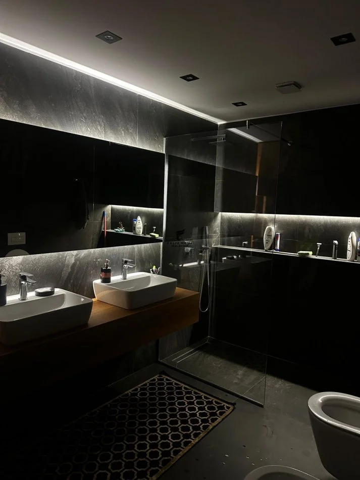 Tirane, vendesi appartamento 2+1 Piano 3, 100 m² 435.000 € (BLLOKU)