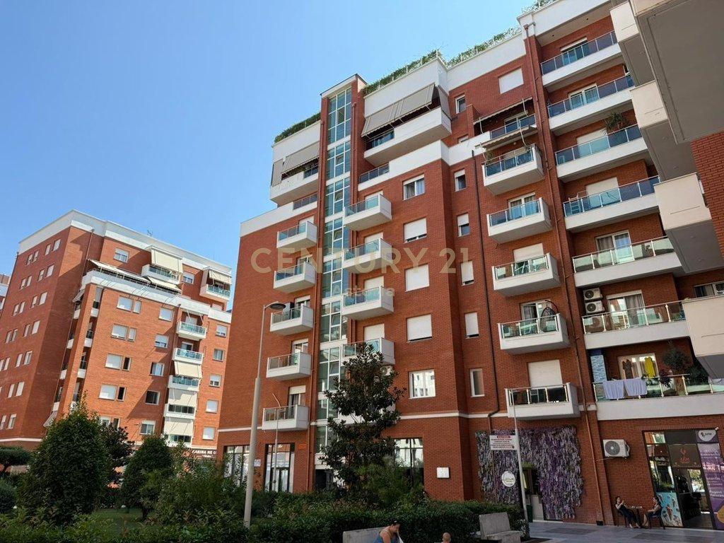 Shitet apartament premium 2+1+2+post parkimi