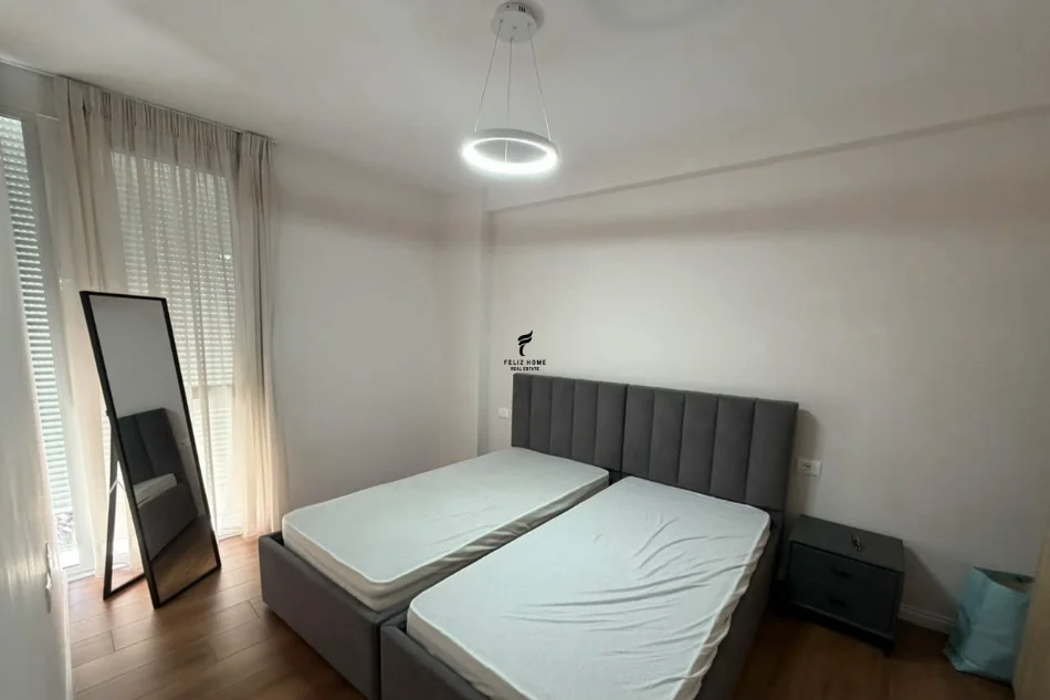 Tirane, affitto appartamento 2+1 Piano 2, 70 m² 750 € (CENTRO)