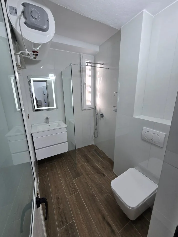 Tirana, Studio for Rent on the 2nd Floor, 34 m², €500 (MINE PEZA)