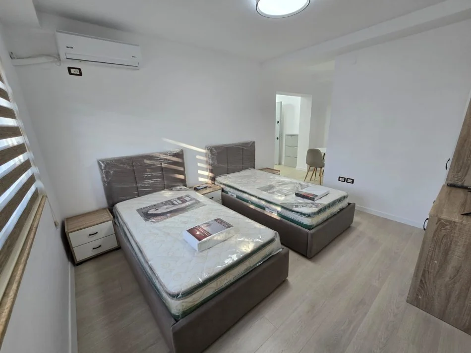 Tirana, Studio for Rent on the 2nd Floor, 34 m², €500 (MINE PEZA)
