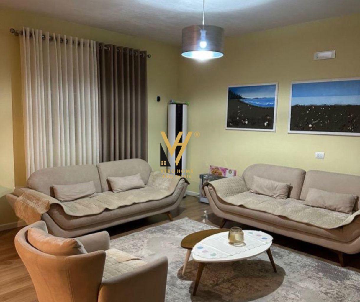 Affitto casa privata 2+1+balcone con cortile in istituto 600 euro