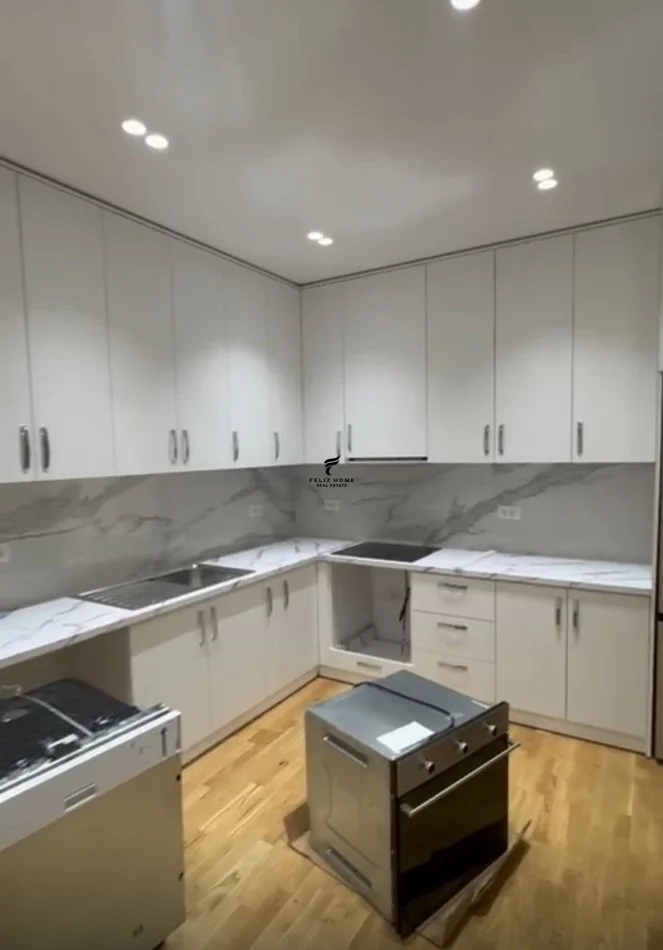 Tirano, affitto appartamento 3 piani, 600 m², 4.000 € (TEG)