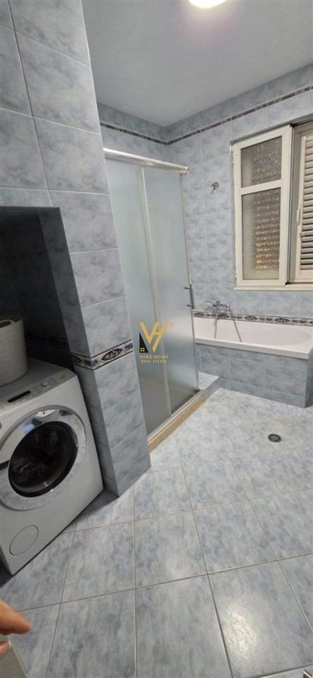 Affitto casa privata 3+1+3 con cortile, ville tedesca 70.000 LEK