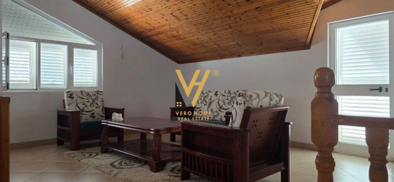 Affitto casa privata 3+1+3 con cortile, ville tedesca 70.000 LEK