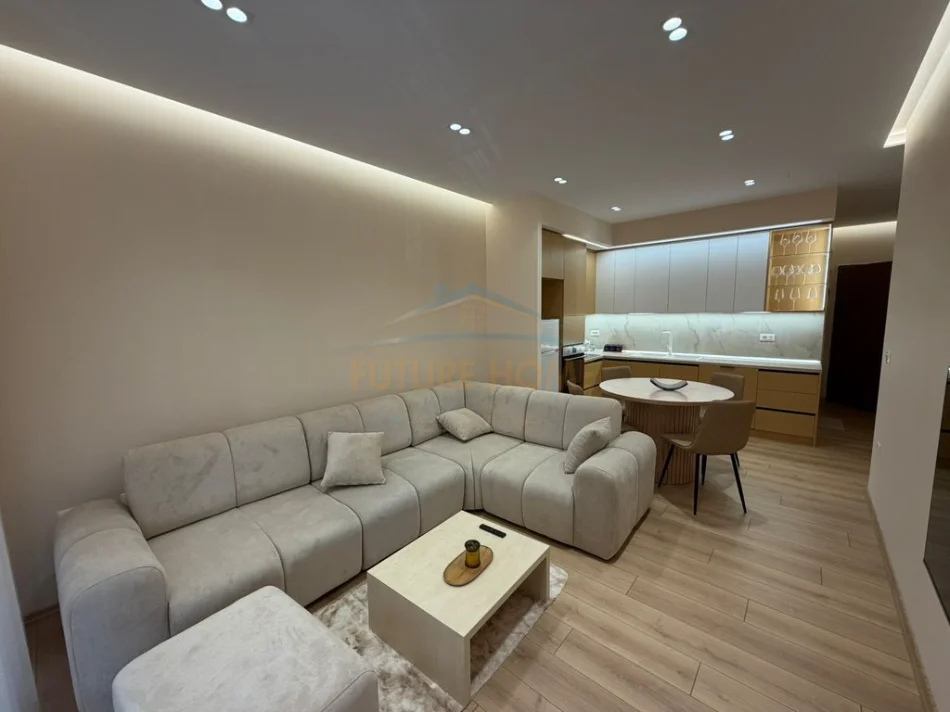 Tirane, jepet me qera apartament 2+1 Kati 5, 104 m² 850 €