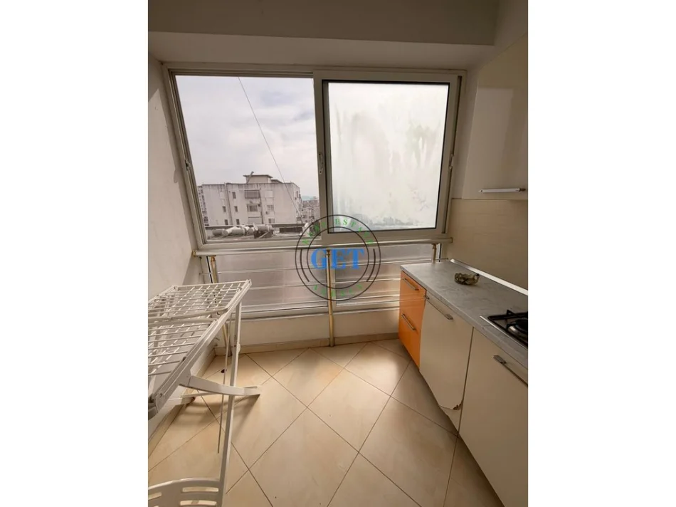 Durres, affitto appartamento 2+1+Balcone Piano 6, 90 m² 500 € (Palazzo dello Sport)
