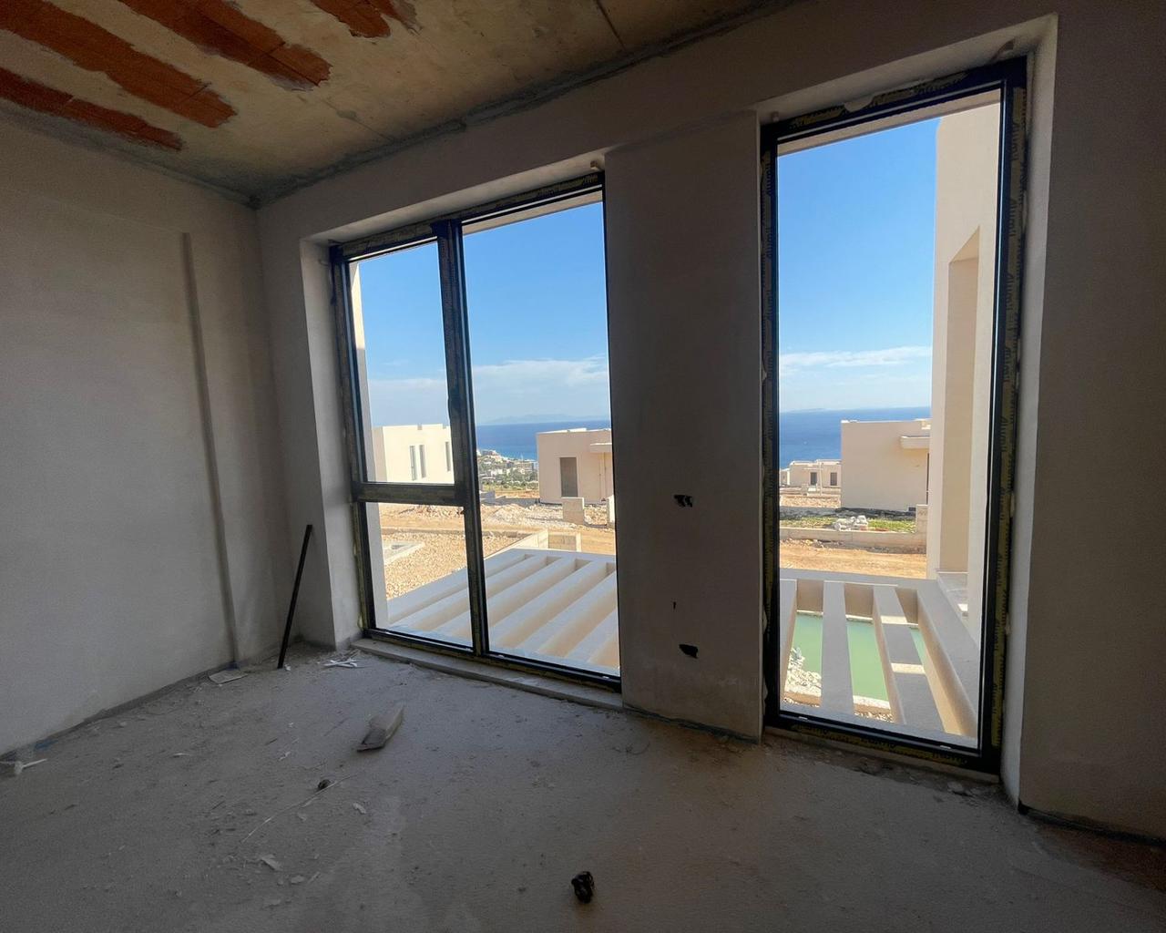 VENDESI VILLA 219m2 in complesso San Nicolas
