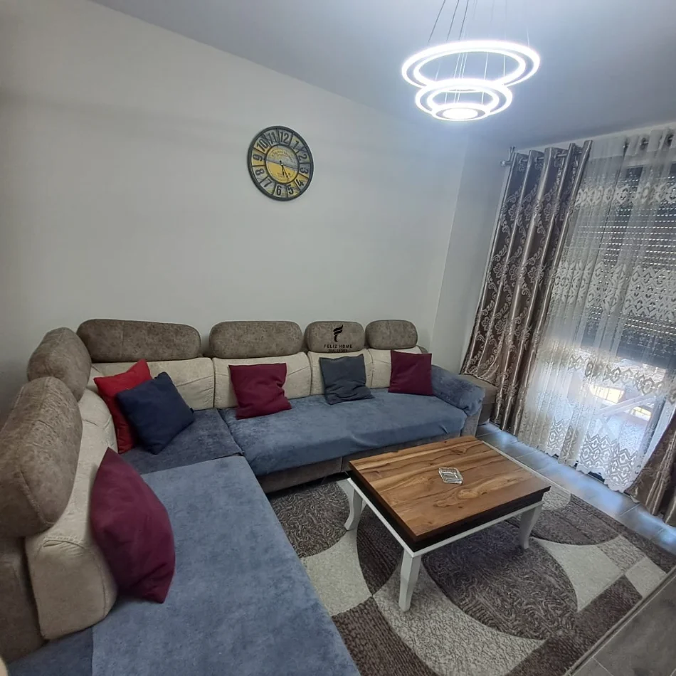 Tirane, affitto appartamento 1+1 al secondo piano, 70 m², 550 € (VARRI I BAMIT)
