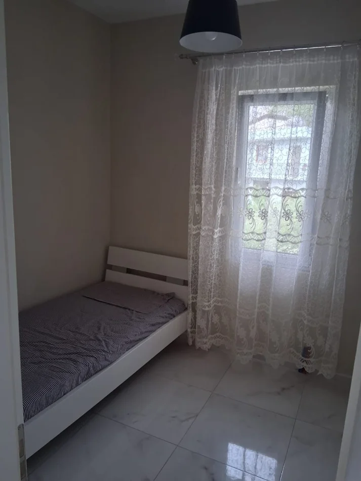 Tirane, affitto appartamento 3+1 Piano 2, 100 m² 550 € (Via Elbasanit)