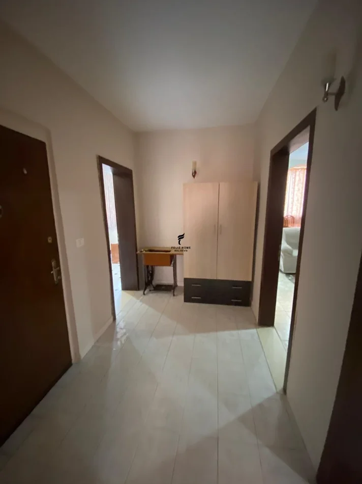 Tirane, affitto appartamento 2+1 Piano 5, 95 m² 680 € (VIA ELBASANIT)