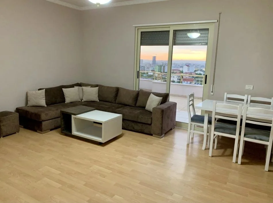 Tirane, Apartment 2+1 for Rent, 4th Floor, 140 m², €600 (Fuat Toptani Street)