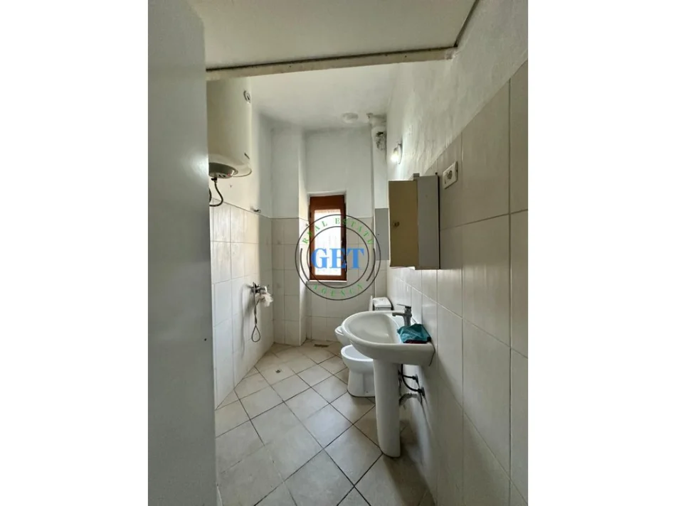 Durres, affitto appartamento 3+1 Piano 3, 100 m² 400 € (Blue Star)