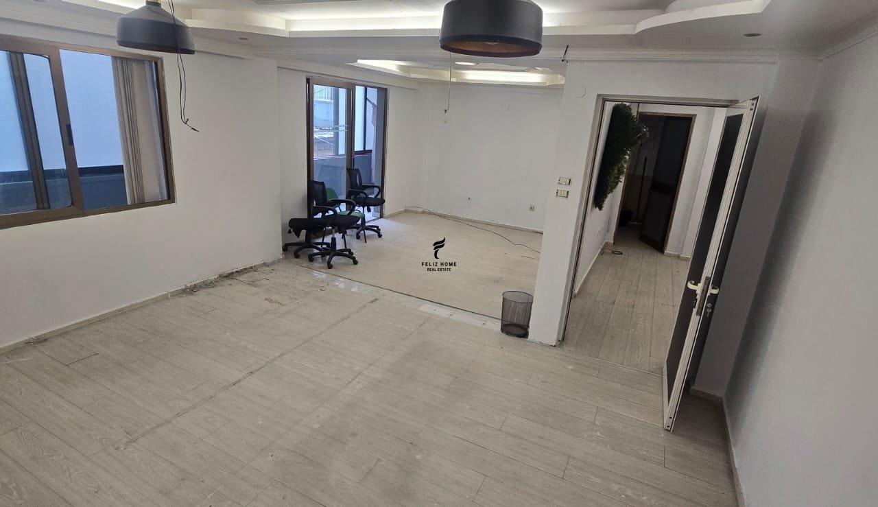 Commercial Space with 120m2 in Willson Building 850 Euro FH-70559