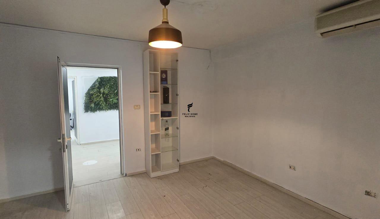 Commercial Space with 120m2 in Willson Building 850 Euro FH-70559