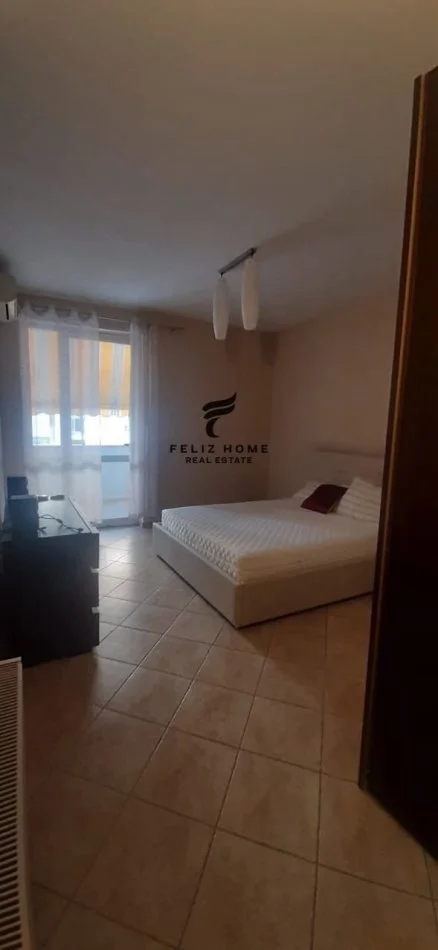 Tirane, affitto appartamento 2+1+Balcone Piano 3, 115 m² 650 € (COMUNE DI PARISIT)