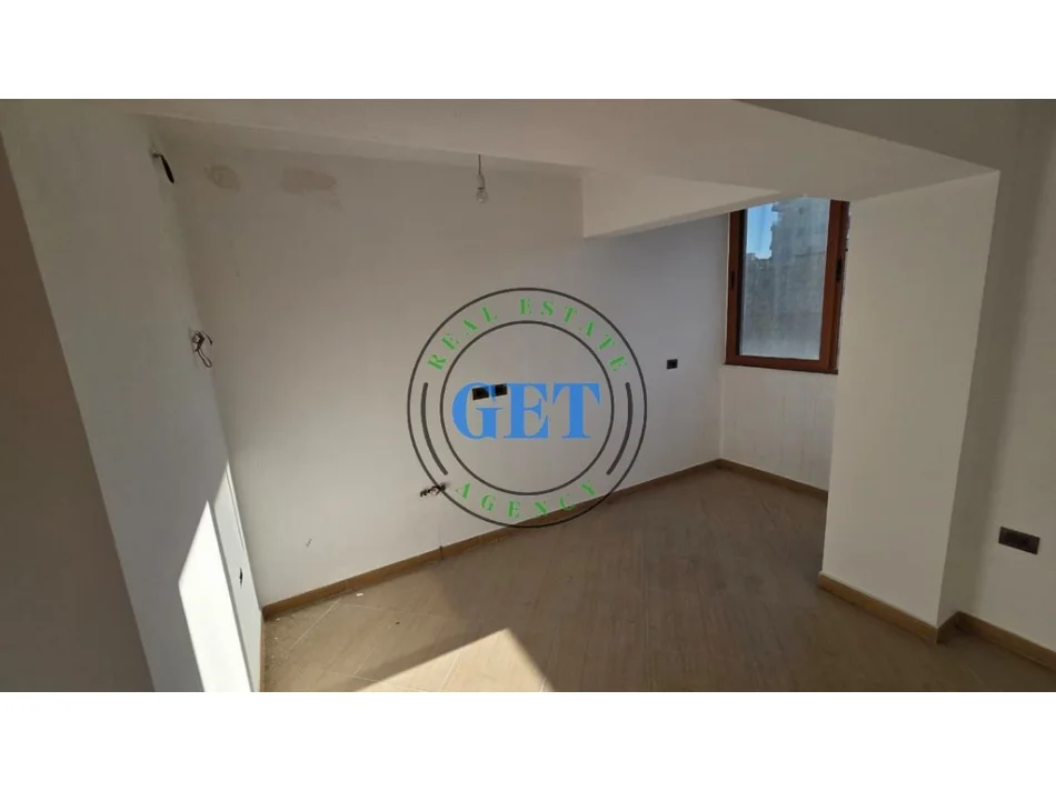 Durres, Apartment for Rent 1+1, 5th Floor, 65 m², €250 (Hospital)