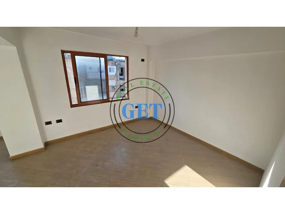 Durres, Apartment for Rent 1+1, 5th Floor, 65 m², €250 (Hospital)