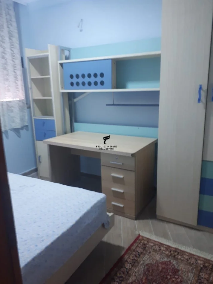 Tirane, affitto mensile appartamento 3+1+Balcone Piano 1, 162 m² 750 € (ZOGU I ZI)