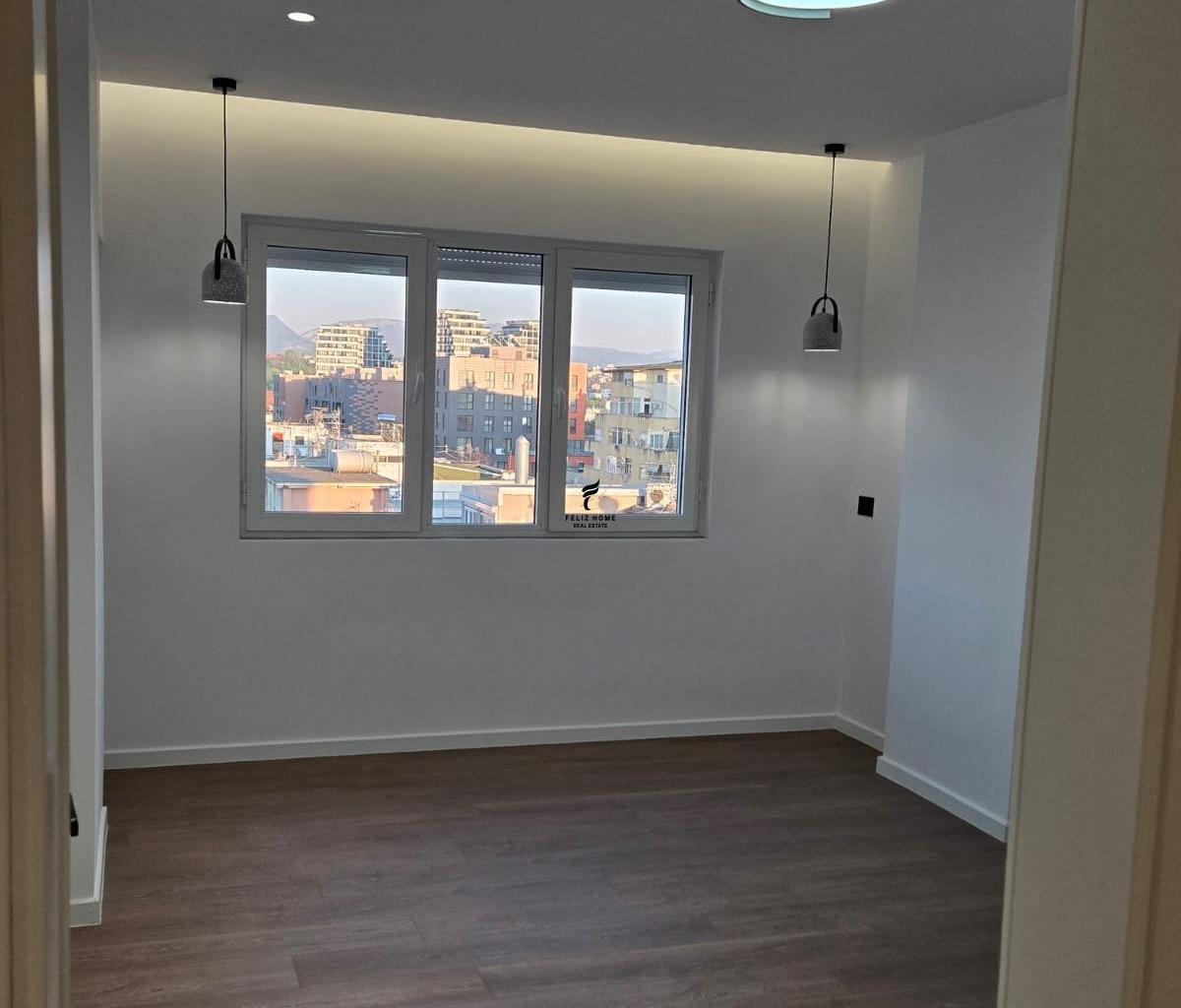 Zyra con stanza di 104 m² nel quartiere Parisi, 70.000 lek