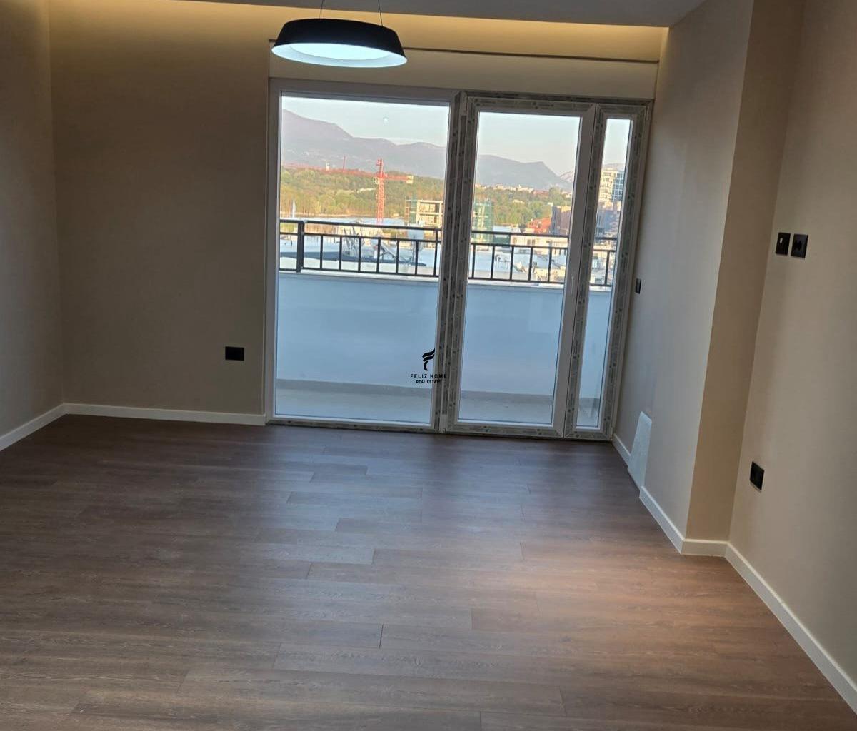 Zyra con stanza di 104 m² nel quartiere Parisi, 70.000 lek