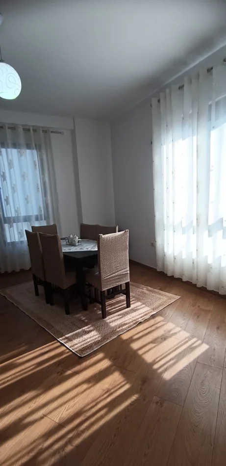 Tirane, affitto appartamento 1+1 Piano 7, 65 m² 600 € (Farmacia 10)