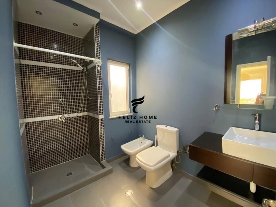 Tirane, affitto mensile appartamento 2+1+Balcone Piano 6, 140 m² 800 € (21 Dicembre)