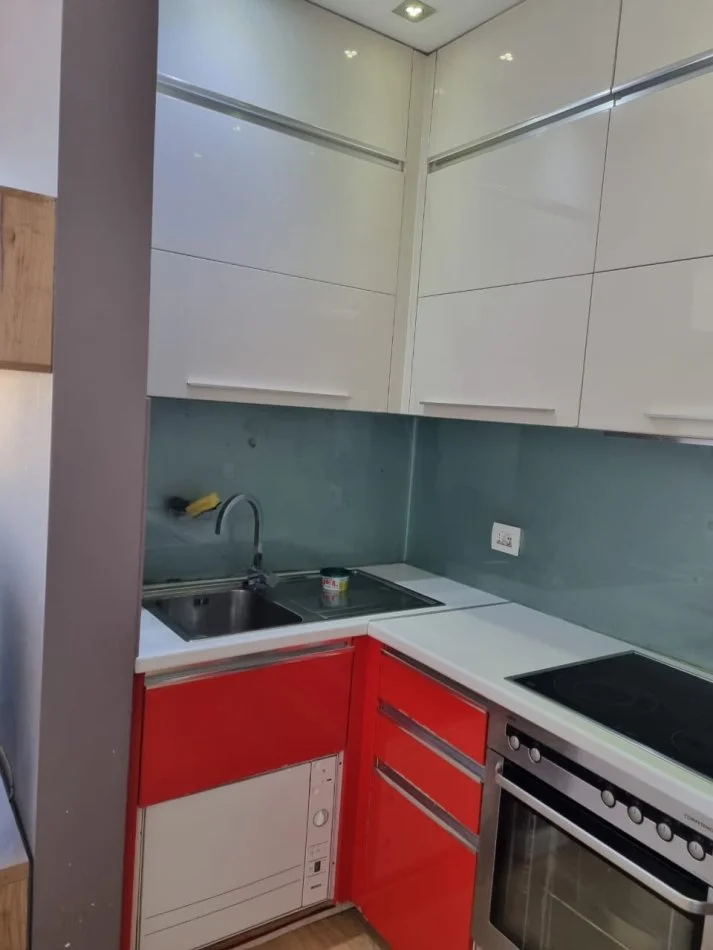 Tirane, affitto appartamento 2+1+Balcone Piano 8, 90 m² 600 € (ALI DEMI)