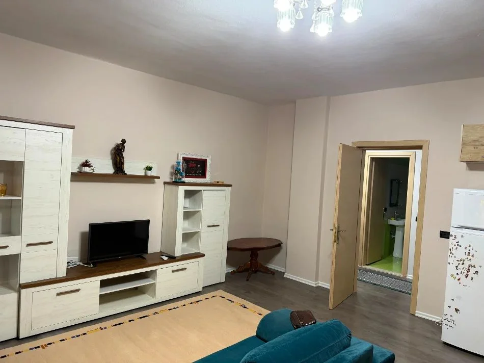 Tirana, affitto di appartamento 2+1 Piano 7, 144 m² 700 € (Liqeni i Thate)