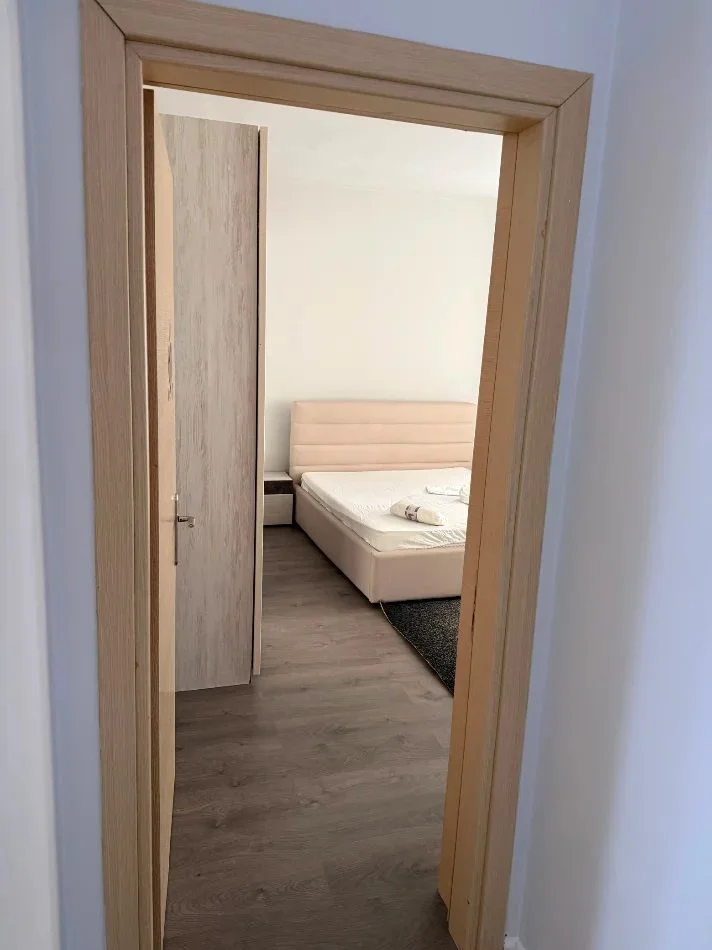 Tirana, affitto di appartamento 2+1 Piano 7, 144 m² 700 € (Liqeni i Thate)