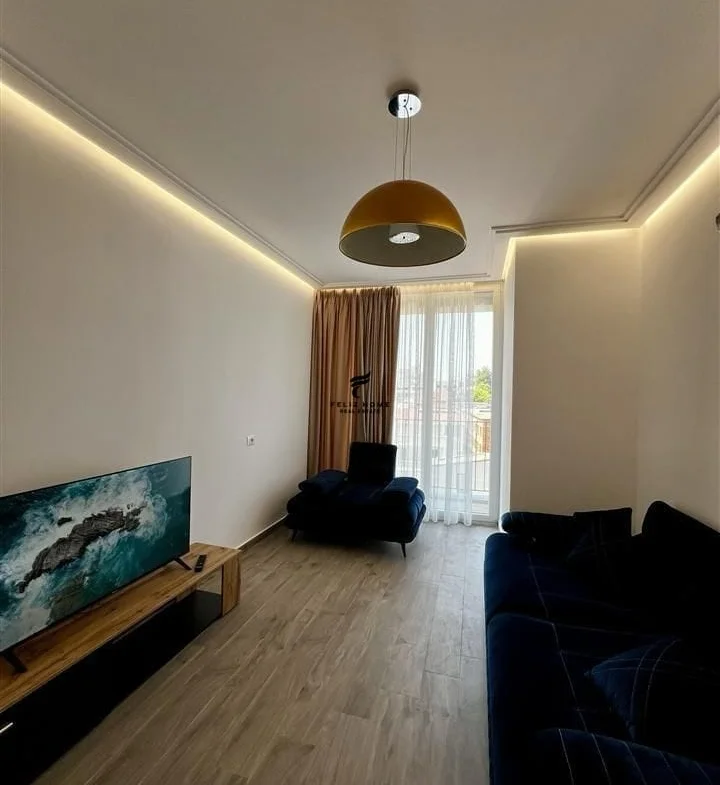 Tirana, For Rent 2+1 Apartment with Balcony, 3rd Floor, 100 m², €900 (CENTER)