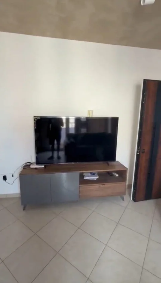 Tirane, affitto appartamento 1+1 Piano 9, 60 m² 800 € (Astir)