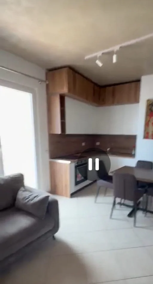 Tirane, affitto appartamento 1+1 Piano 9, 60 m² 800 € (Astir)