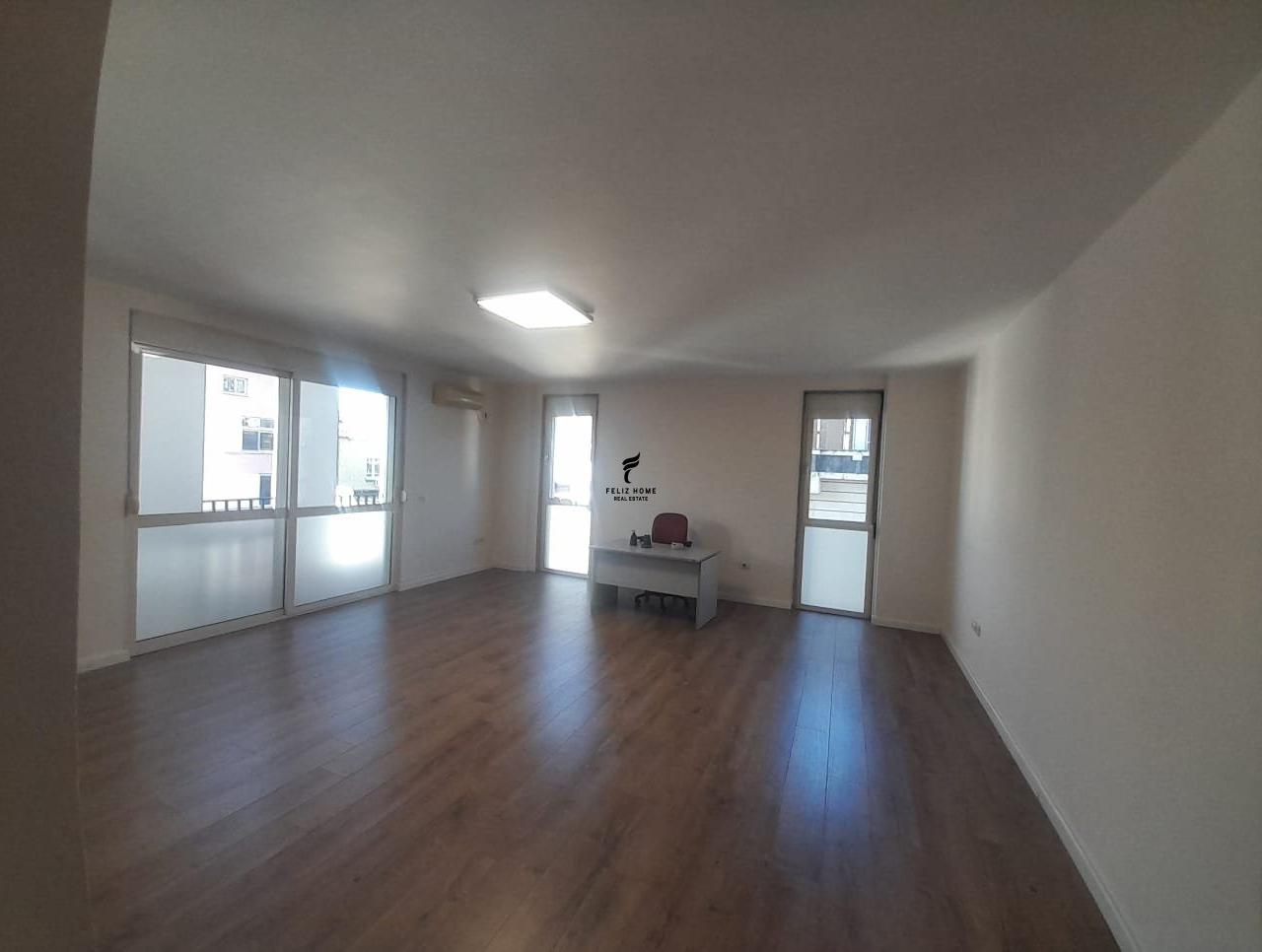 Commercial Space for Rent 80 m2, Kavajes Street, 70,000 LEK